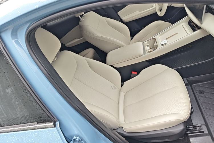 Used Baojun Yunhai 2024 140km Plug-in Hybrid Version Right Front Seat