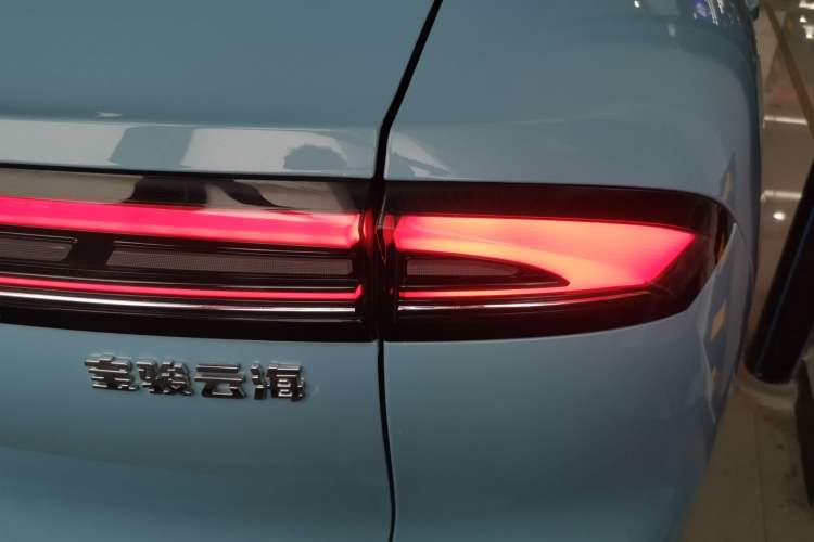 Used Baojun Yunhai 2024 600km Pure Electric Version Right Rear Taillight
