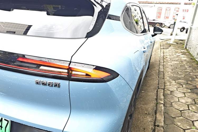 Used Baojun Yunhai 2024 140km Plug-in Hybrid Version Right Rear Taillight