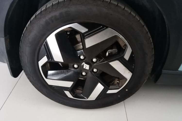 Used Baojun Yunhai 2024 600km Pure Electric Version Right Rear Wheel Hub