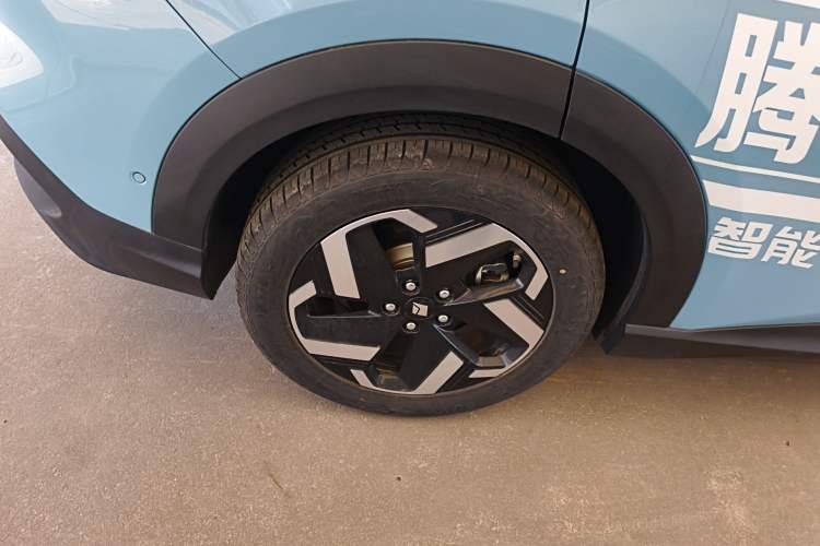 Used Baojun Yunhai 2024 600km Pure Electric Version Right Rear Wheel Hub