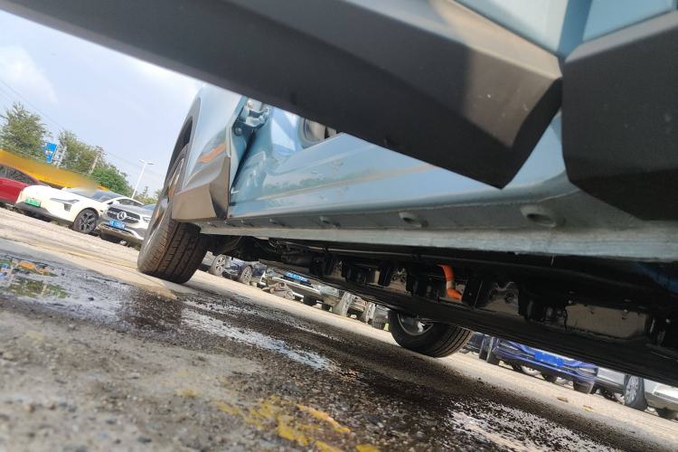 Used Baojun Yunhai 2024 140km Plug-in Hybrid Version Right Side Sill