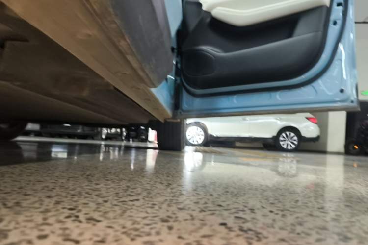 Used Baojun Yunhai 2024 600km Pure Electric Version Right Side Sill