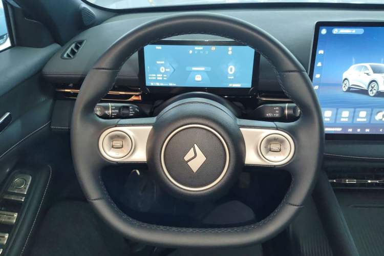 Used Baojun Yunhai 2024 600km Pure Electric Version Steering Wheel