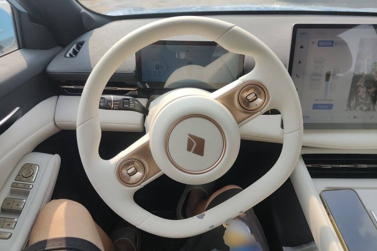 Used Baojun Yunhai 2024 140km Plug-in Hybrid Version Steering Wheel