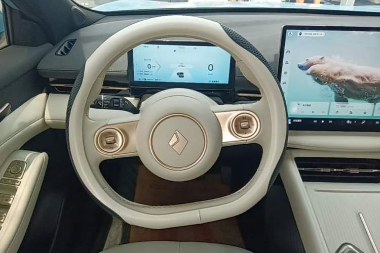Used Baojun Yunhai 2024 600km Pure Electric Version Steering Wheel