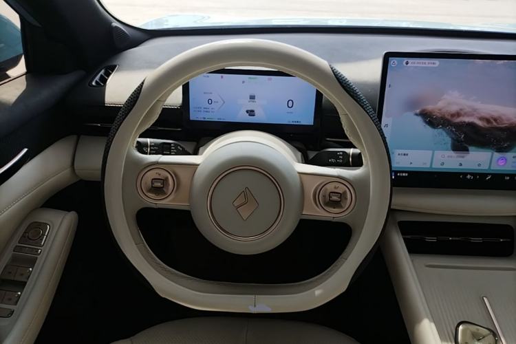 Used Baojun Yunhai 2024 600km Pure Electric Version Steering Wheel