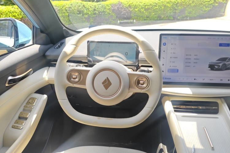 Used Baojun Yunhai 2024 60km Plug-in Hybrid Version Steering Wheel