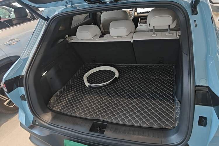 Used Baojun Yunhai 2024 600km Pure Electric Version Trunk