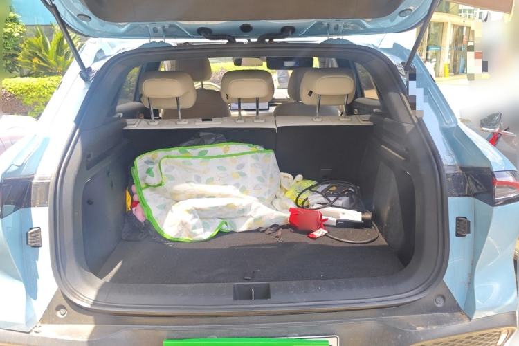 Used Baojun Yunhai 2024 60km Plug-in Hybrid Version Trunk
