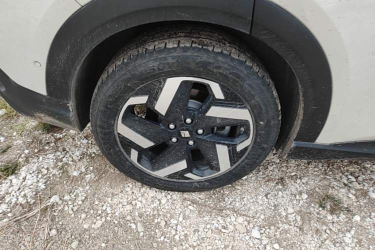 Used Baojun Yunhai 2024 600km Pure Electric Version Exterior 5