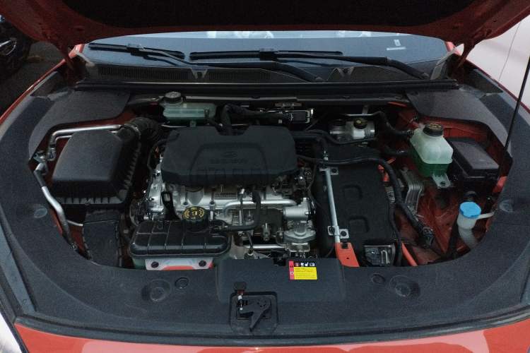 Used Baojun Yunhai 2024 140km Plug-in Hybrid Version Engine Bay