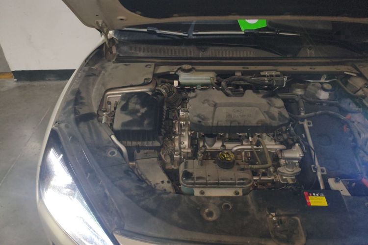 Used Baojun Yunhai 2024 140km Plug-in Hybrid Version Engine Bay Right