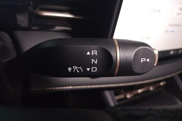 Used Baojun Yunhai 2024 600km Pure Electric Version Gear Lever