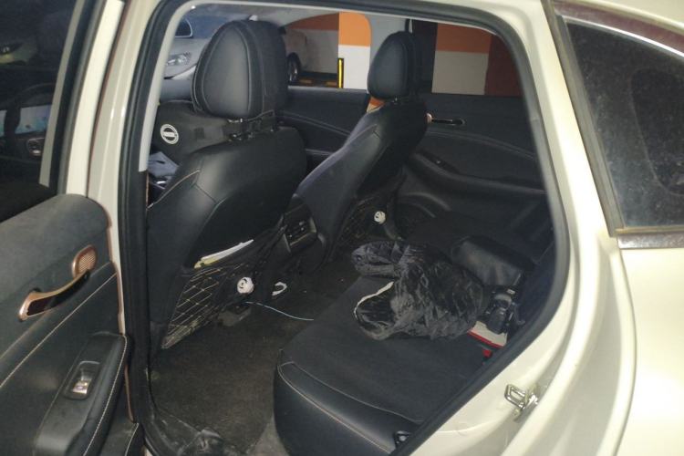 Used Baojun Yunhai 2024 140km Plug-in Hybrid Version Left Rear Seat