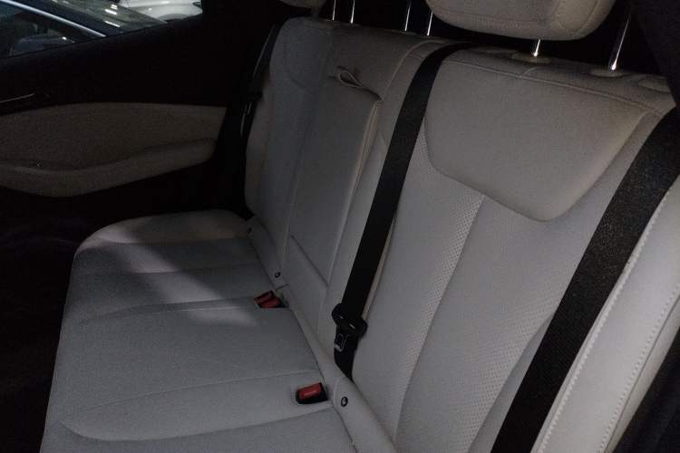 Used Baojun Yunhai 2024 140km Plug-in Hybrid Version Left Rear Seat