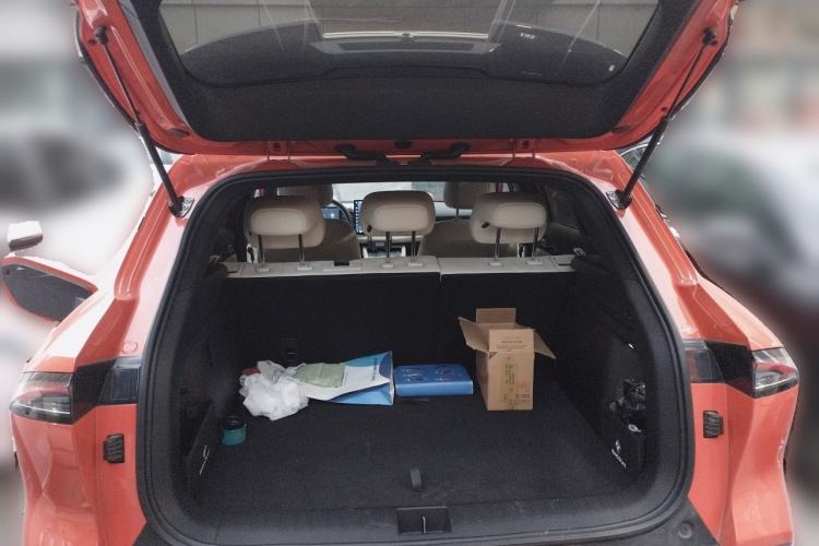 Used Baojun Yunhai 2024 140km Plug-in Hybrid Version Trunk