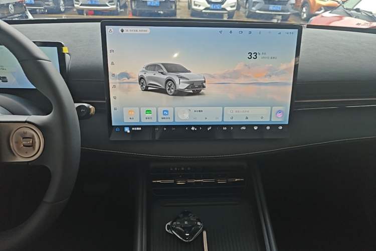 Used Baojun Yunhai 2024 600km Pure Electric Version Audio And AC Panel