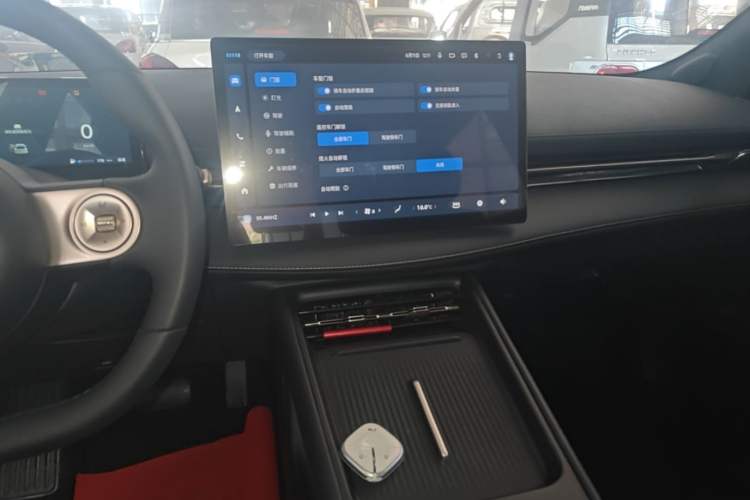 Used Baojun Yunhai 2024 140km Plug-in Hybrid Version Audio And AC Panel