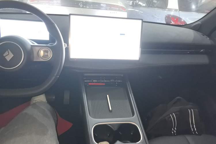 Used Baojun Yunhai 2024 140km Plug-in Hybrid Version Audio And AC Panel