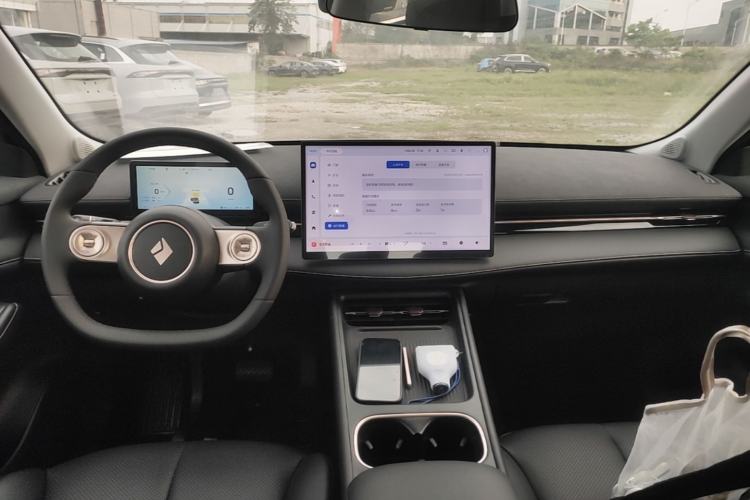Used Baojun Yunhai 2024 60km Plug-in Hybrid Version Center Console