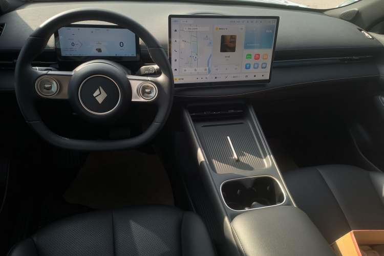 Used Baojun Yunhai 2024 140km Plug-in Hybrid Version Center Console
