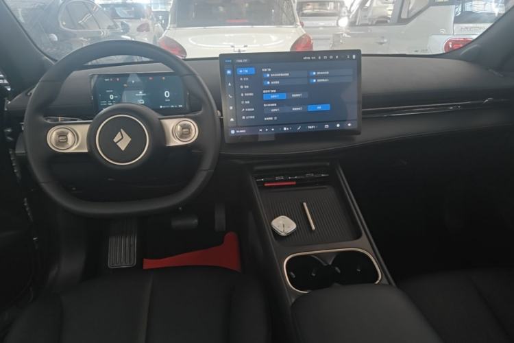 Used Baojun Yunhai 2024 140km Plug-in Hybrid Version Center Console