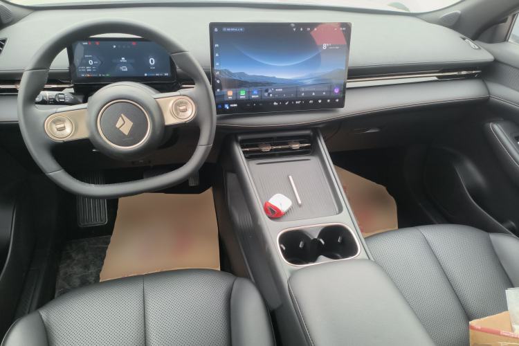 Used Baojun Yunhai 2024 140km Plug-in Hybrid Version Center Console