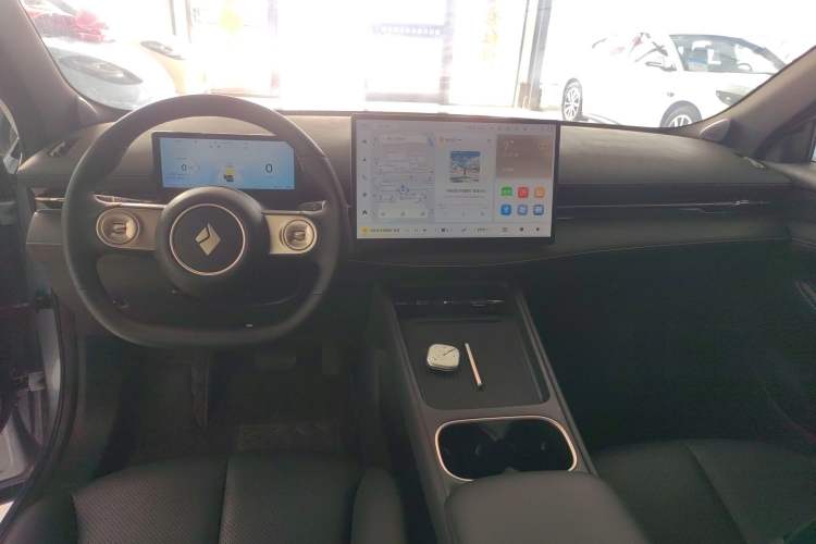 Used Baojun Yunhai 2024 140km Plug-in Hybrid Version Center Console
