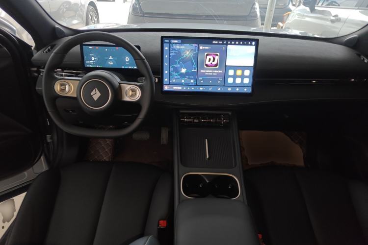 Used Baojun Yunhai 2024 140km Plug-in Hybrid Version Center Console