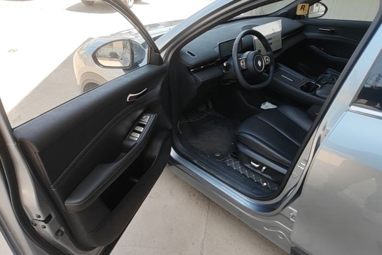 Used Baojun Yunhai 2024 140km Plug-in Hybrid Version Driver Seat