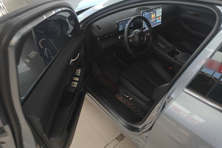 Used Baojun Yunhai 2024 140km Plug-in Hybrid Version Driver Seat