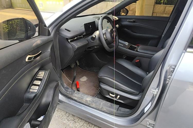Used Baojun Yunhai 2024 140km Plug-in Hybrid Version Driver Seat
