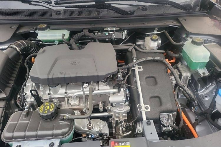 Used Baojun Yunhai 2024 140km Plug-in Hybrid Version Engine Bay