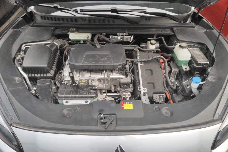 Used Baojun Yunhai 2024 140km Plug-in Hybrid Version Engine Bay