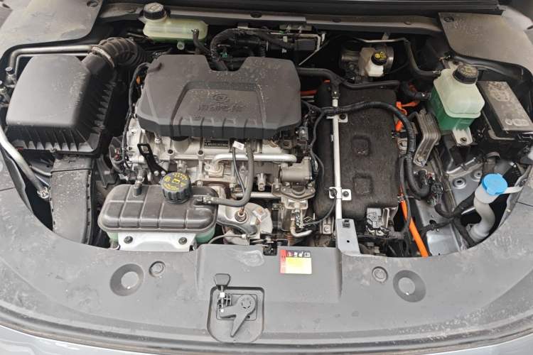 Used Baojun Yunhai 2024 140km Plug-in Hybrid Version Engine Bay