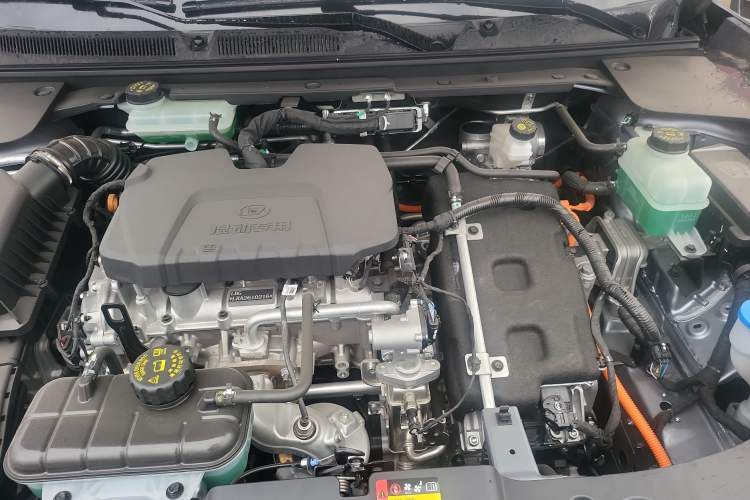 Used Baojun Yunhai 2024 140km Plug-in Hybrid Version Engine Bay