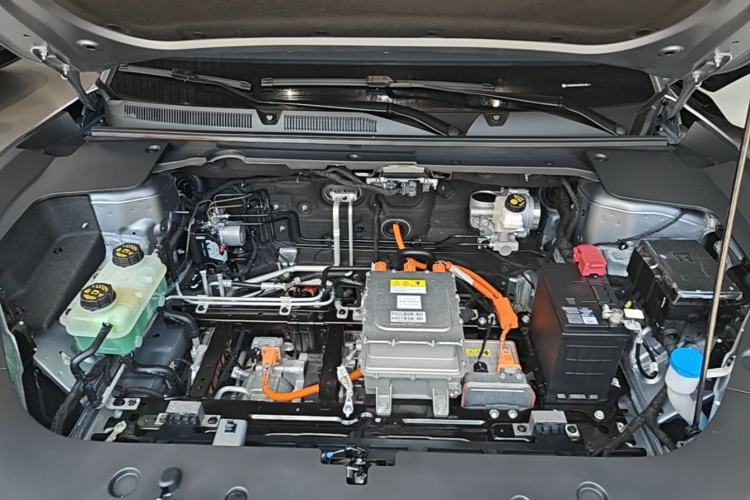 Used Baojun Yunhai 2024 600km Pure Electric Version Engine Bay