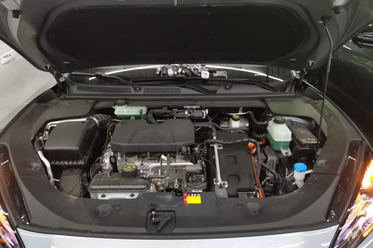Used Baojun Yunhai 2024 140km Plug-in Hybrid Version Engine Bay