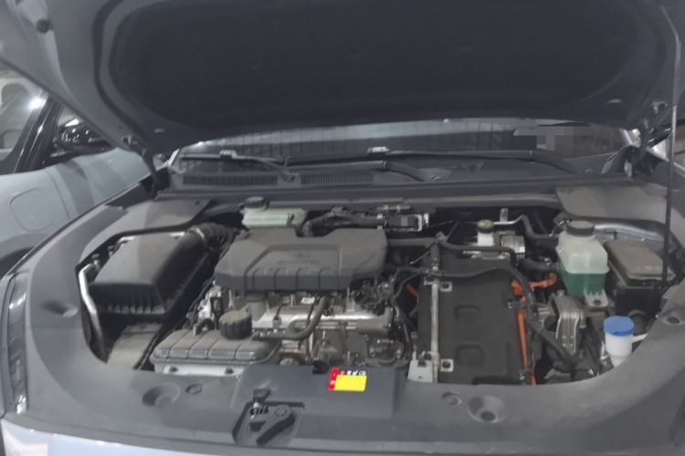 Used Baojun Yunhai 2024 140km Plug-in Hybrid Version Engine Bay