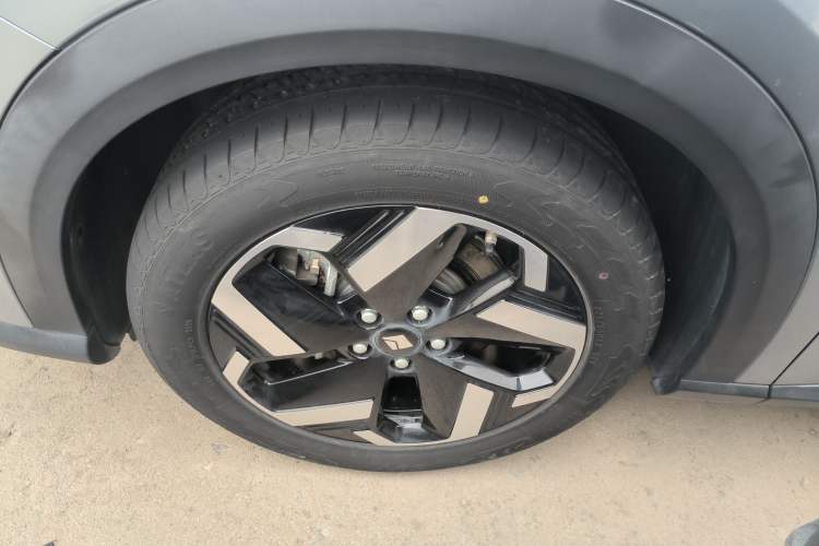 Used Baojun Yunhai 2024 140km Plug-in Hybrid Version Exterior 1