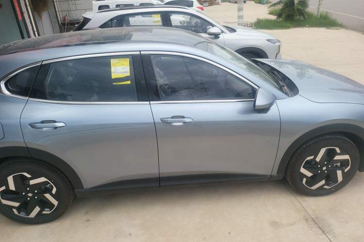 Used Baojun Yunhai 2024 140km Plug-in Hybrid Version Exterior 2