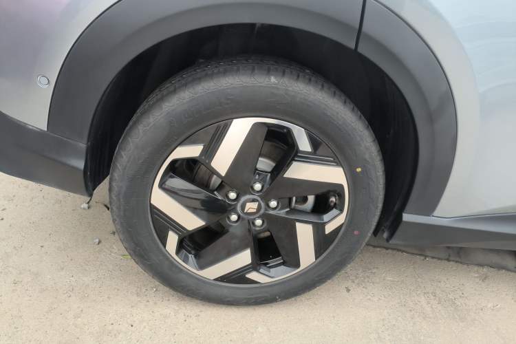 Used Baojun Yunhai 2024 140km Plug-in Hybrid Version Exterior 2