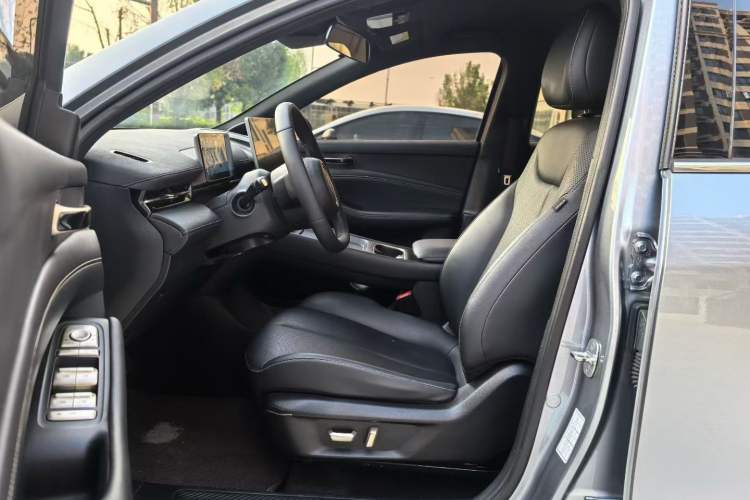 Used Baojun Yunhai 2024 140km Plug-in Hybrid Version Exterior 3