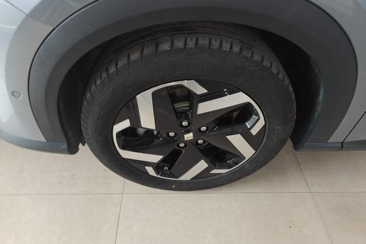 Used Baojun Yunhai 2024 140km Plug-in Hybrid Version Exterior 4