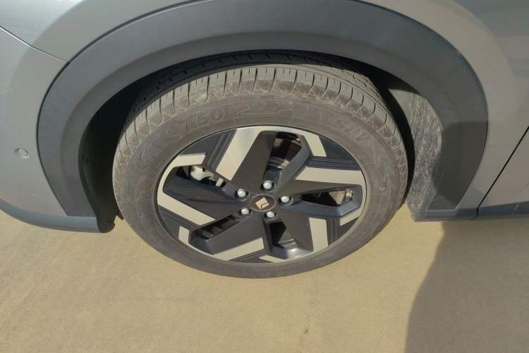 Used Baojun Yunhai 2024 140km Plug-in Hybrid Version Exterior 4