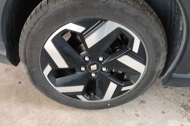 Used Baojun Yunhai 2024 140km Plug-in Hybrid Version Exterior 5