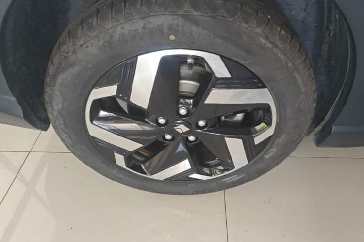 Used Baojun Yunhai 2024 140km Plug-in Hybrid Version Exterior 5