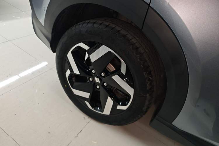 Used Baojun Yunhai 2024 140km Plug-in Hybrid Version Exterior 5