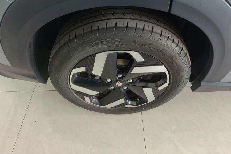 Used Baojun Yunhai 2024 140km Plug-in Hybrid Version Exterior 5